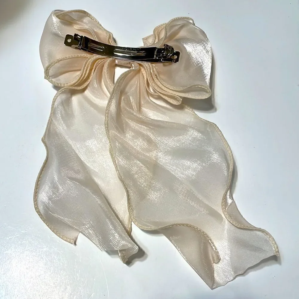 Cream bow Hair clip N64